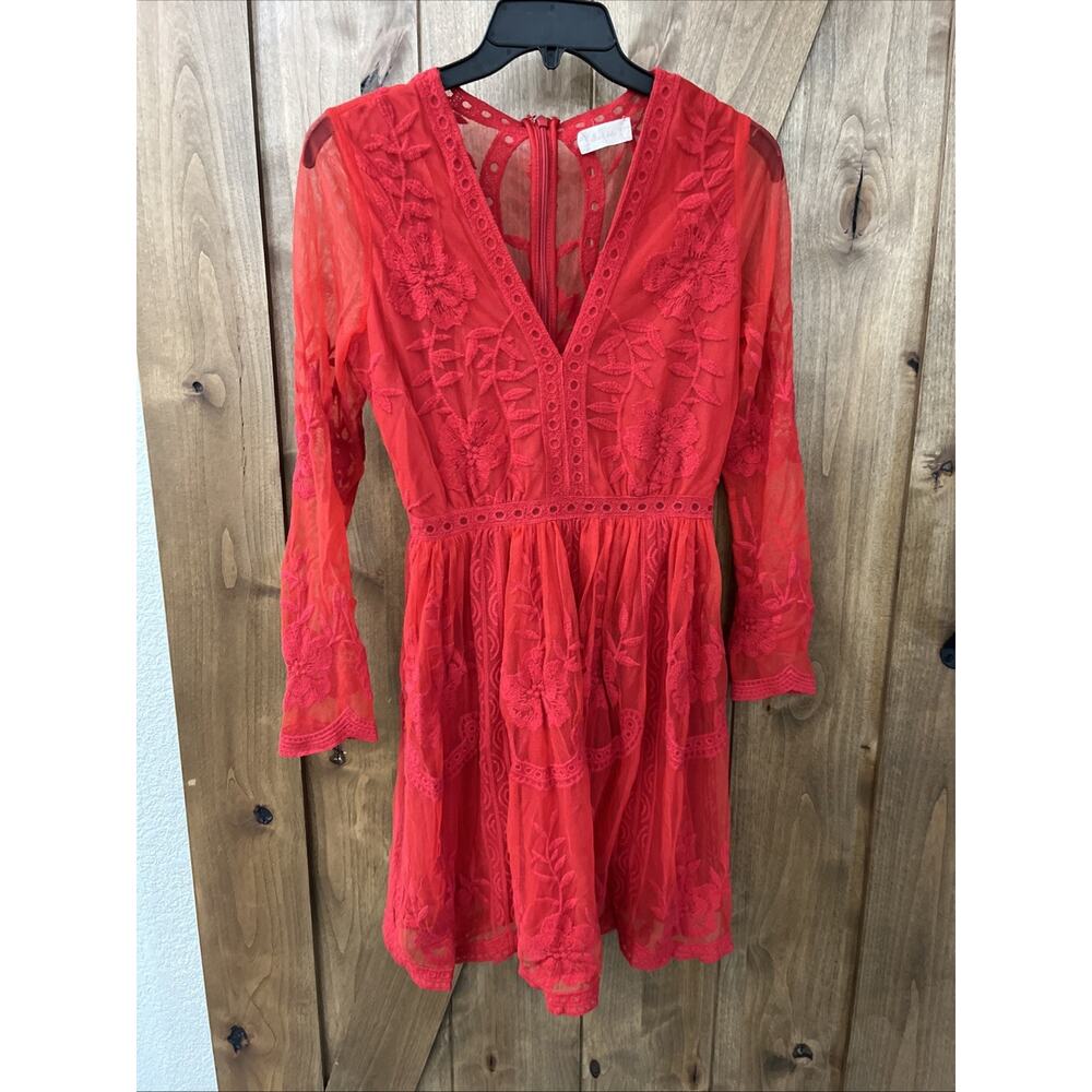 EUC Altar'd State Lavesta Dress Size small Beautiful Red And Floral Lace